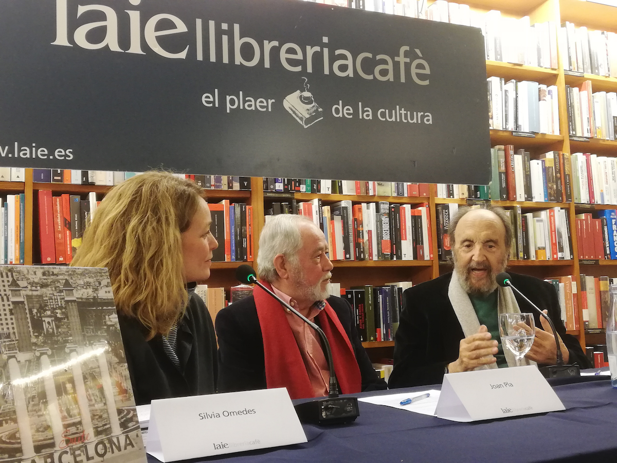 Silvia Omedes, Joan Pla y Leopoldo Pomés, durante la presentación de Suite Barcelona