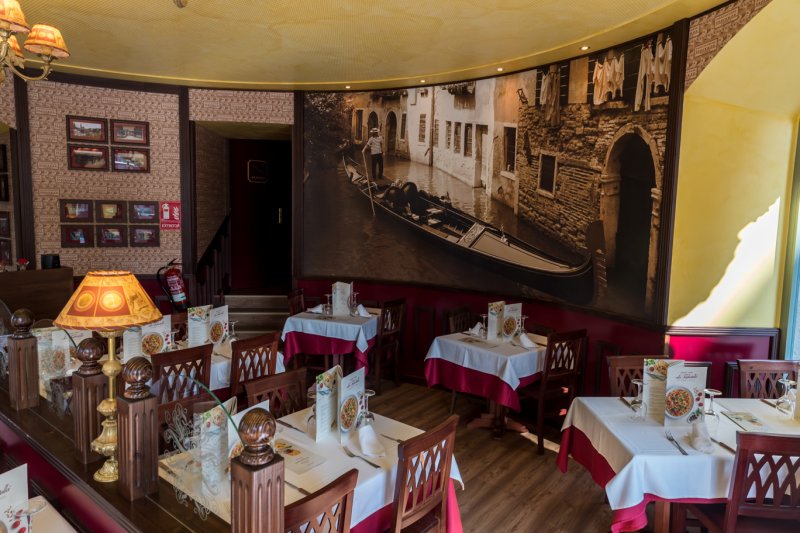 interior Restaurante La Tagliatella en edificio La Rotonda