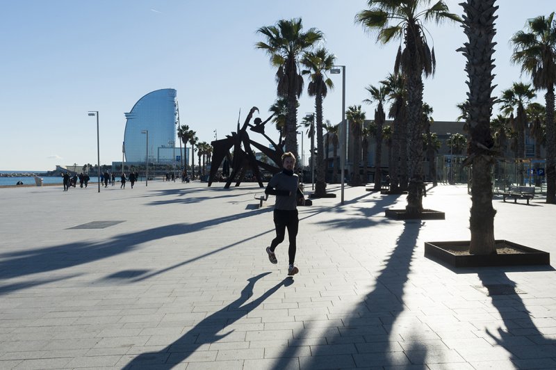 running al passeig marítim de Barcelona
