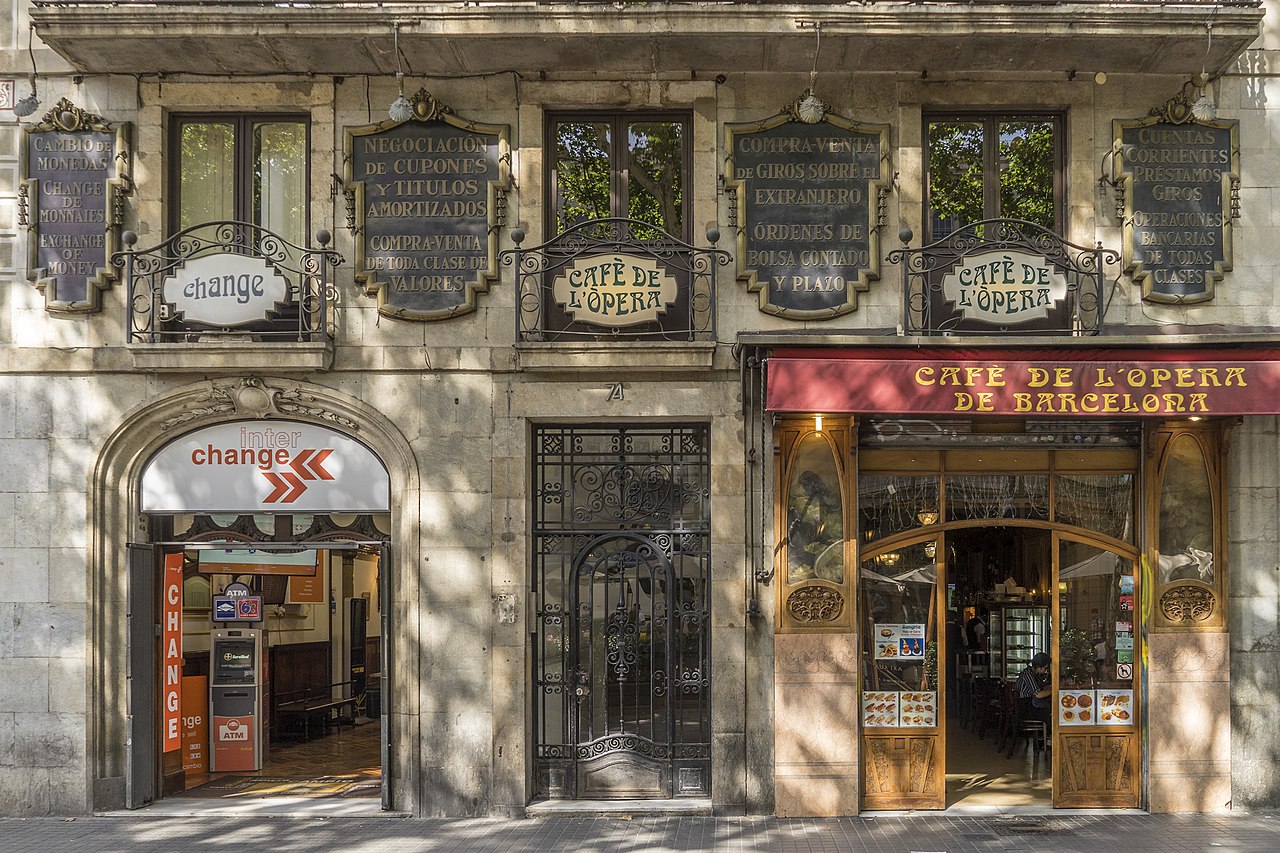 Locales comerciales clásicos de Barcelona ©Enfo
