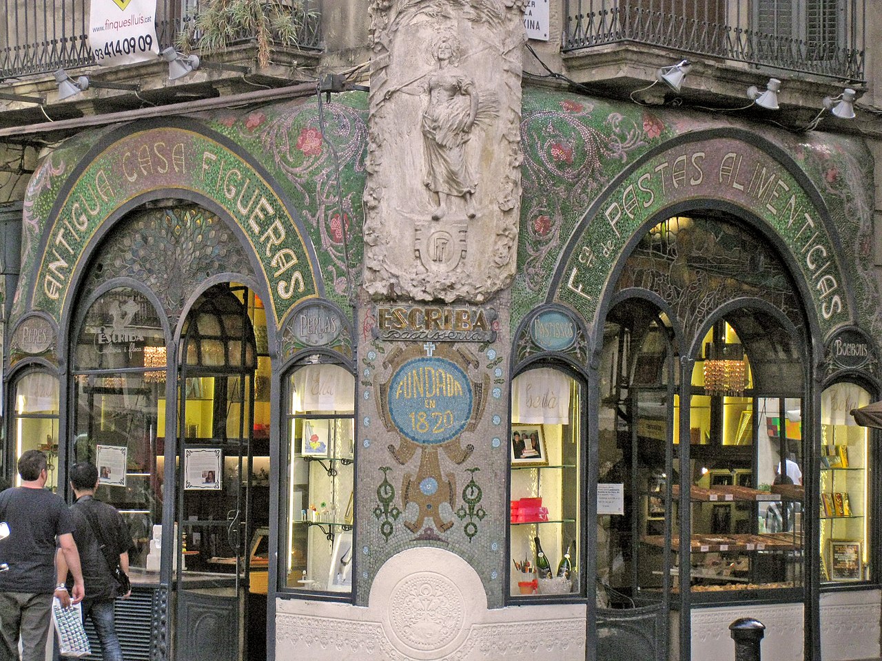 Locales comerciales clásicos en Barcelona ©Enfo