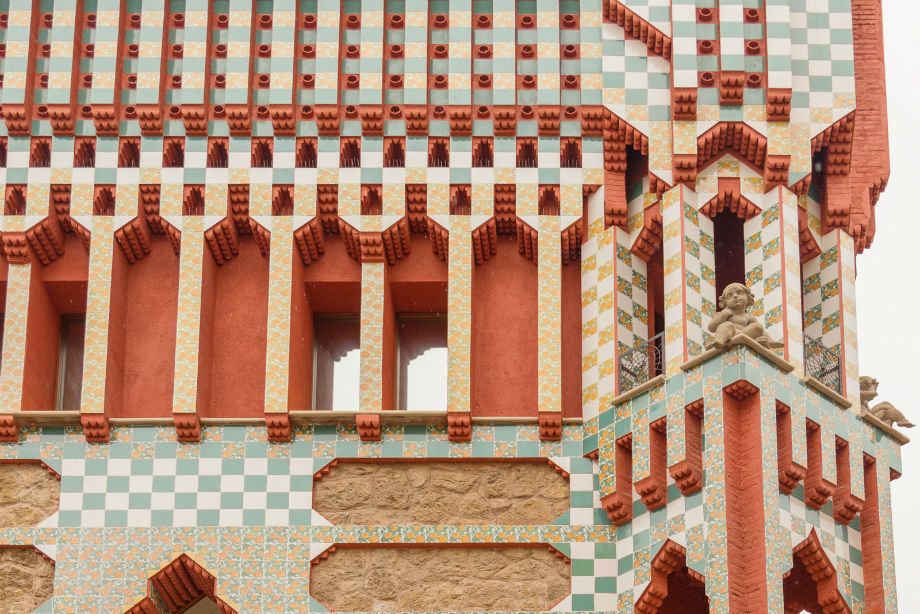 Detall de la façana de la Casa Vicens